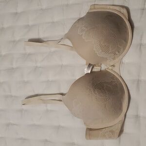 Never Worn Gilligan & O'Malley Bra, 40C